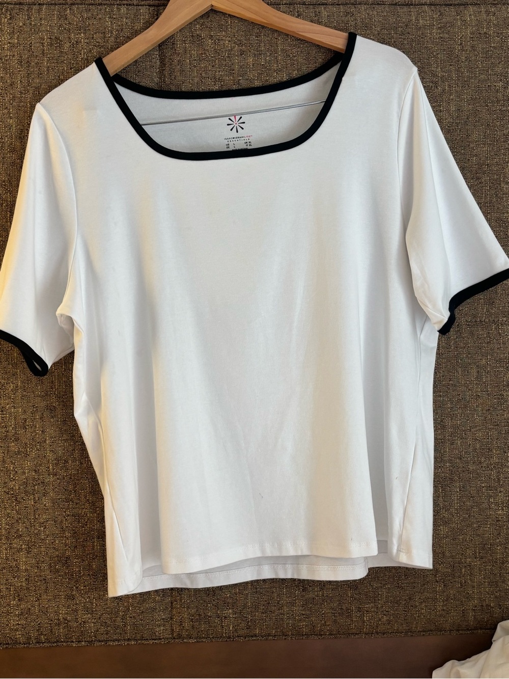 Isaac Mizrahi White Short-Sleeve Top with Black Trim Sz L